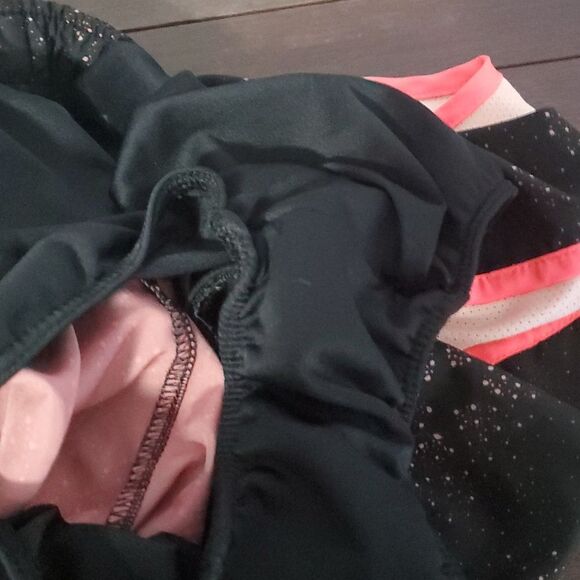 Nike Women's Black and Red Shorts Trio - Picture 4 of 8